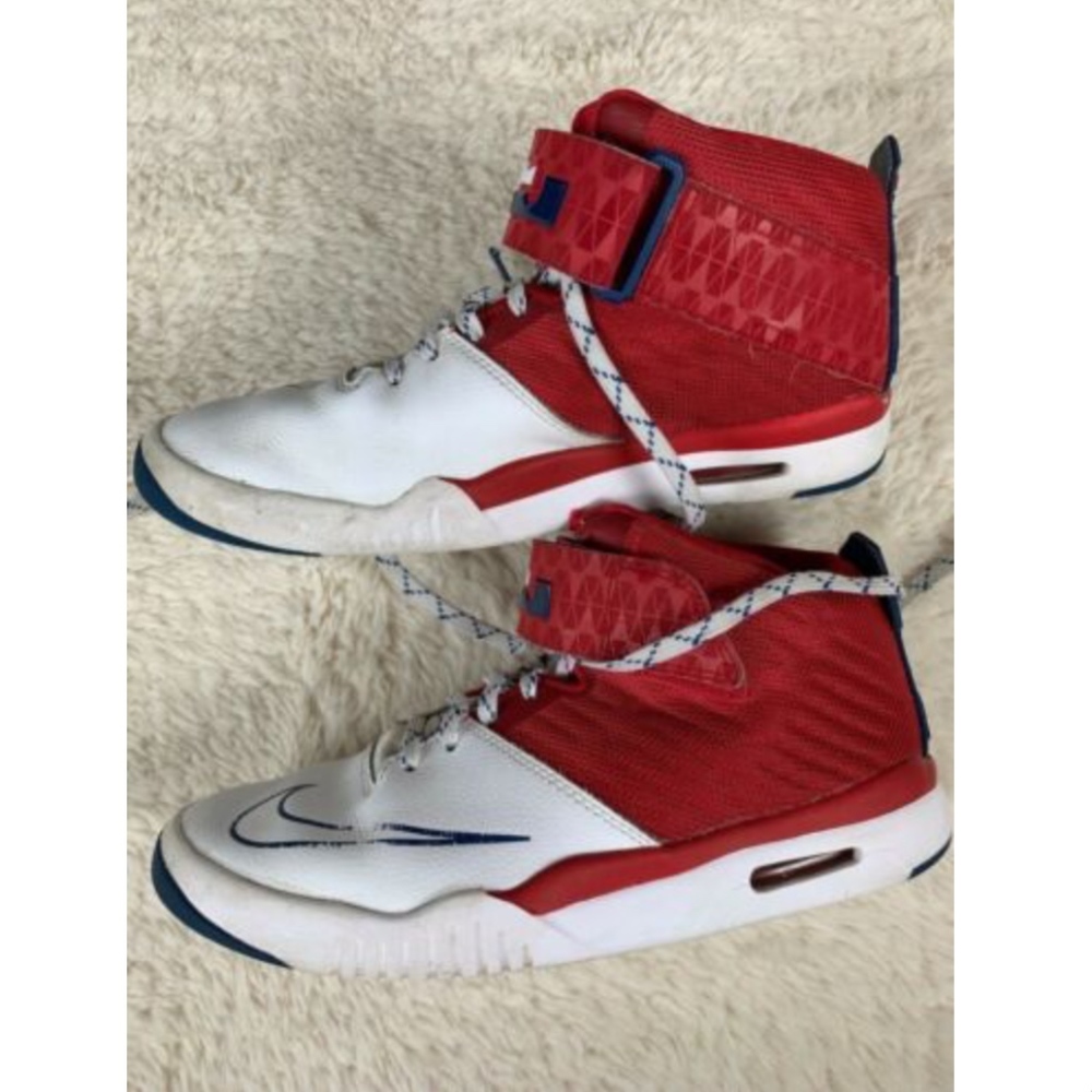 Nike Air Akronite Mid Top Lebron James Sneakers - Picture 6 of 8